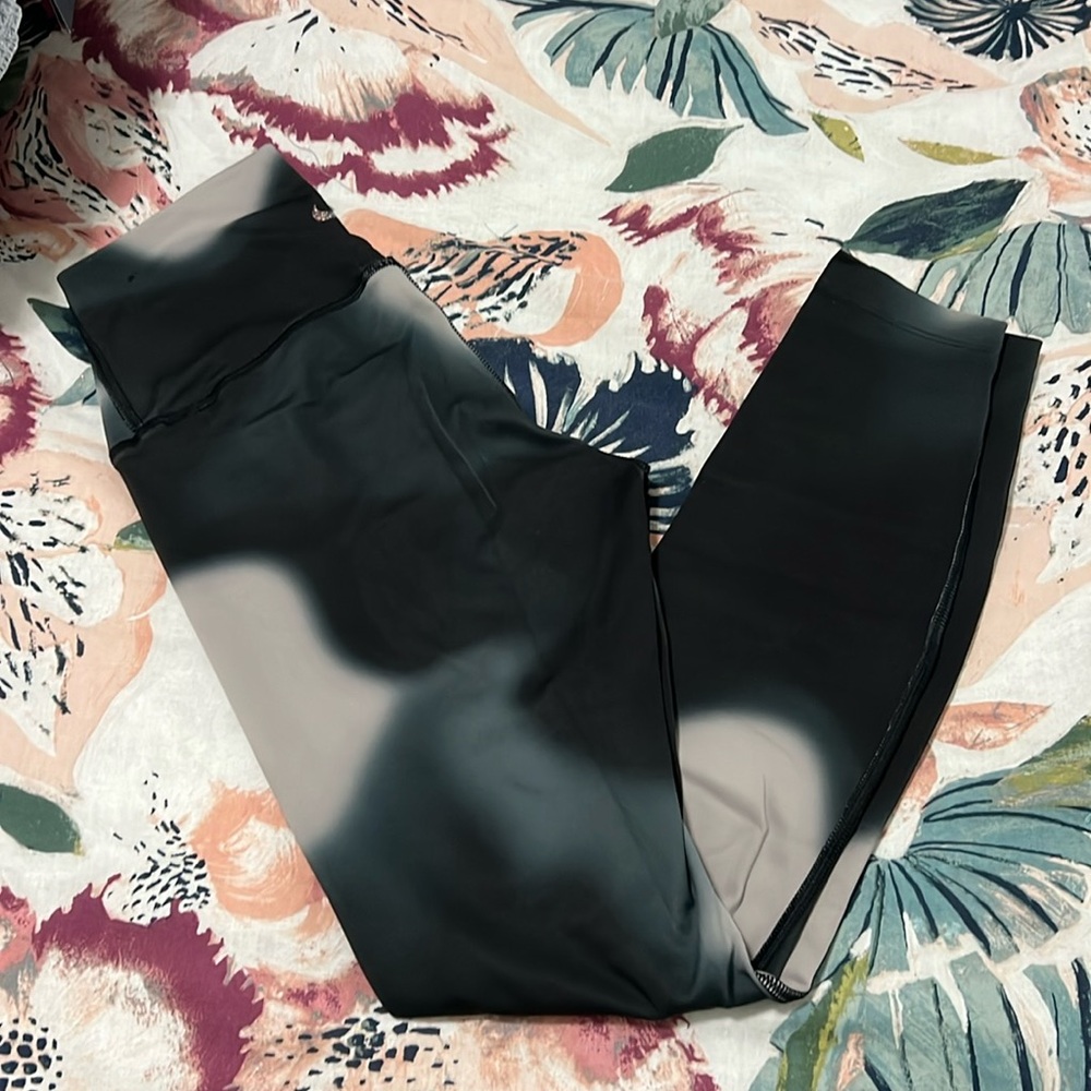 Nike yoga leggings
